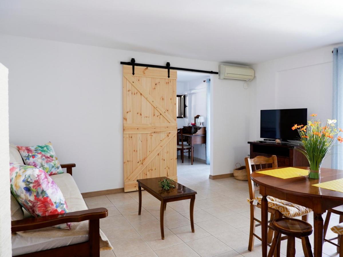 Mani Home Néon Oítilon Extérieur photo